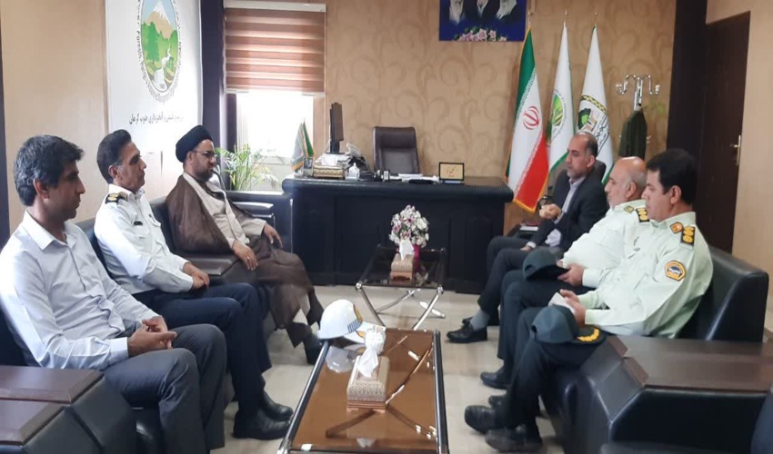 دیدار رئیس عملیات قرارگاه جاده‌ای جنوب استان با مدیرکل منابع طبیعی و آبخیزداری جنوب کرمان 