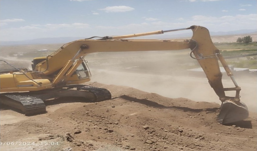 جلوگیری از عملیات غیر مجاز کوه بری و گودبرداری در اراضی ملی شهرستان جیرفت