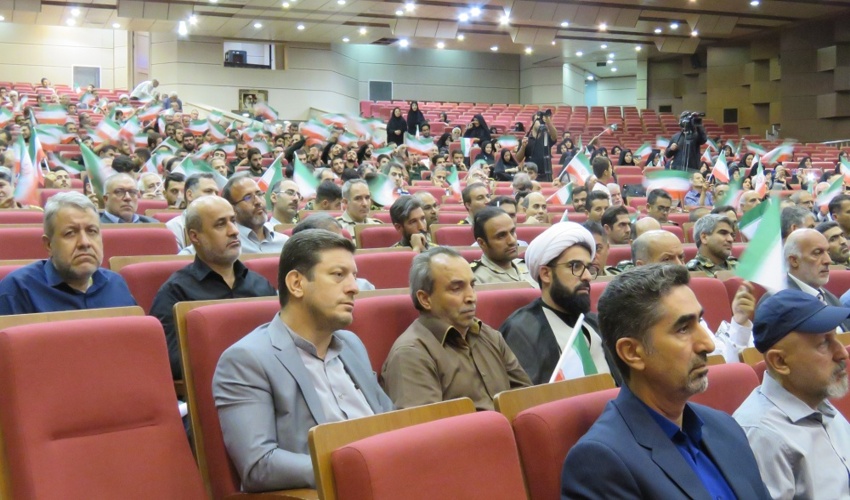 بازدید مدیرکل دفتر امور بیابان از اقدامات موثر اداره کل منابع طبیعی جنوب کرمان در راستای بیابان زدایی و تثبیت ماسه های روان