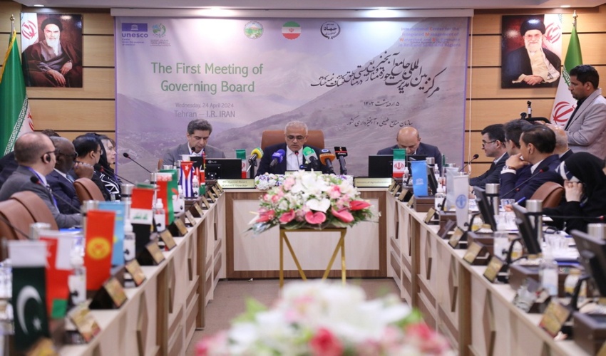 آتش سوزی در پارک جنگلی محمدآباد مهار شد.