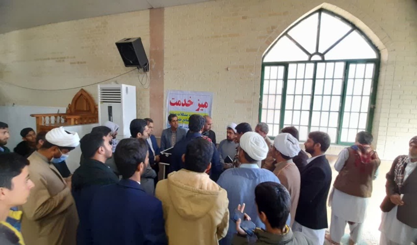 برپایی میز خدمت اداره کل منابع طبیعی و آبخیزداری جنوب کرمان در نماز جمعه جازموریان 