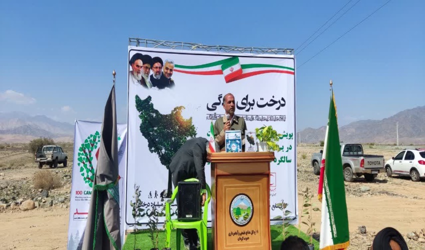 ۲٠٠٠ اصله نهال همزمان با پویش۱٠٠ در جنوب کرمان غرس شد 