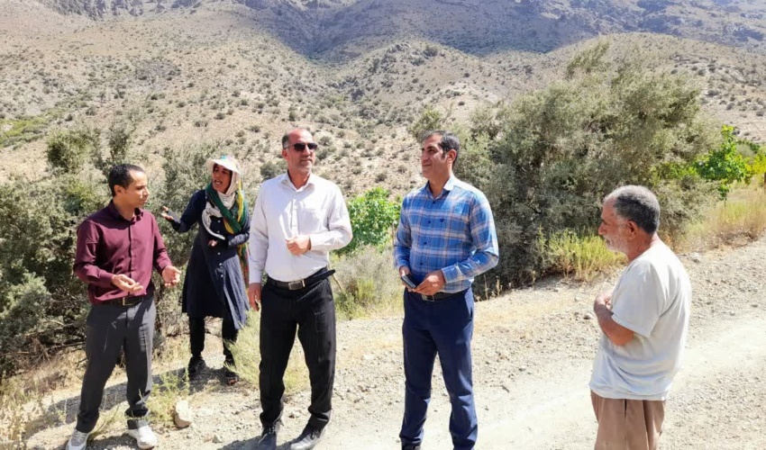 گزارش تصویری/ بازدید مدیرکل از  طرحهای مشارکت مردمی، ذخیره گاههای جنگلی و مرتعی منطقه بحرآسمان شهرستان جیرفت محل اجرای پروژه های آبخیزداری