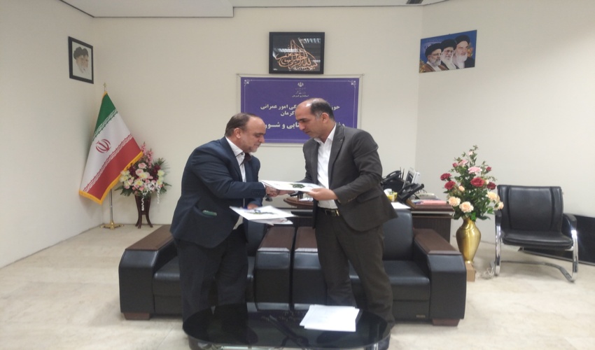 مدیران کل منابع طبیعی و آبخیزداری و دفتر امور روستایی و شوراهای استانداری کرمان تفاهم نامه همکاری منعقد کردند