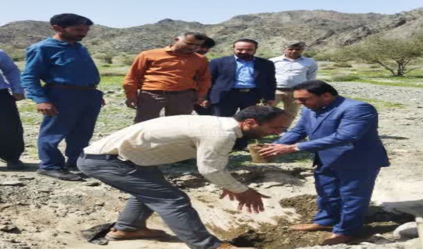 بازدید فرماندار شهرستان منوجان از مراتع شهرستان