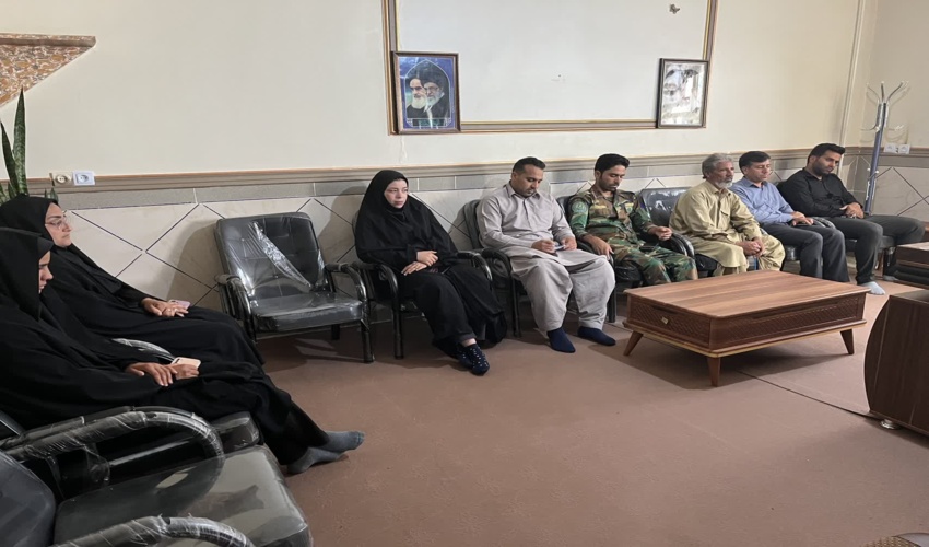 جلسه رئیس اداره منابع طبیعی و آبخیزداری شهرستان جازموریان با همکاران