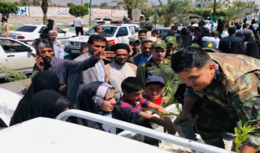 توزیع نهال در در حاشیه مراسم باشکوه راهیپیمایی روز قدس در جیرفت