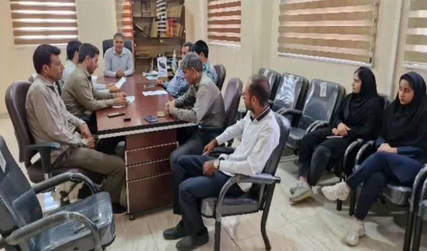 قلعه گنج/استفاده از ظرفیت همیاران طبیعت و طبیعت دوستان جهت حفاظت و حراست از منابع ملی