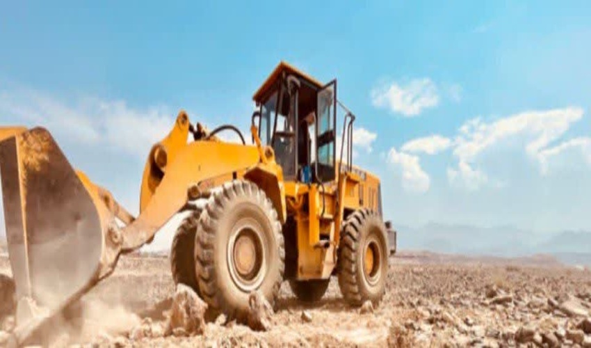 ️بیش از ۱۱۱۲۰ مترمربع از اراضی ملی شهرستان عنبرآباد رفع تصرف شد