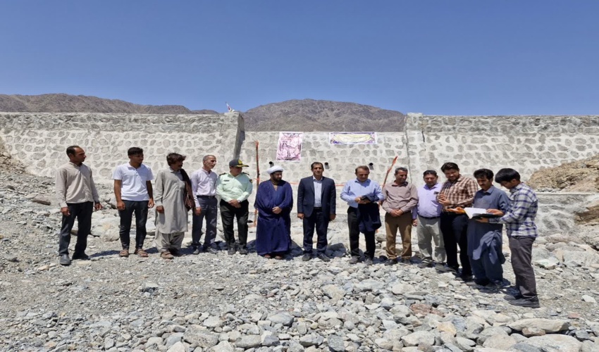 بهره برداری از پروژه آبخیزداری پیرکنار_پایایی شهرستان قلعه گنج در هفته دولت