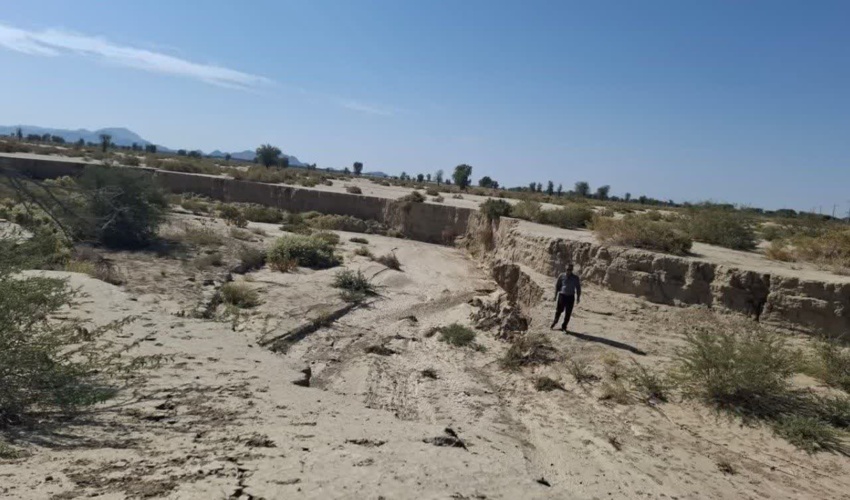 بازدید معاون آبخیزداری اداره کل منابع طبیعی و آبخیزداری جنوب کرمان ضمن بازدید از حوزه آبخیزدار دوساری شهرستان عنبرآباد 