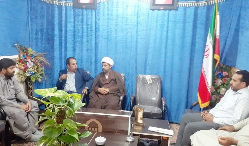 دیدار رئیس اداره منابع طبیعی و آبخیزداری منابع طبیعی شهرستان جازموریان با امام جمعه جدید شهرستان 