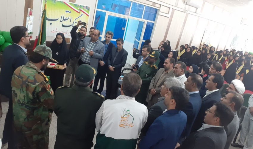 همزمان با دهه مبارک فجر زنگ انقلاب در مدارس جنوب کرمان نواخته شد