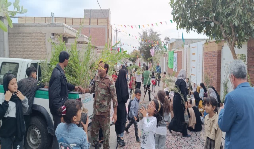 توزیع ۳۱۳ اصله نهال رایگان در روز نیمه شعبان به یاد یاران امام زمان(عج) در جیرفت