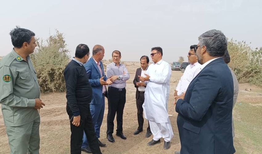 بازدید به منظور بررسی وضعیت تالاب جازموریان و اتخاذ تدابیر لازم برای مقابله با ریزگردها 